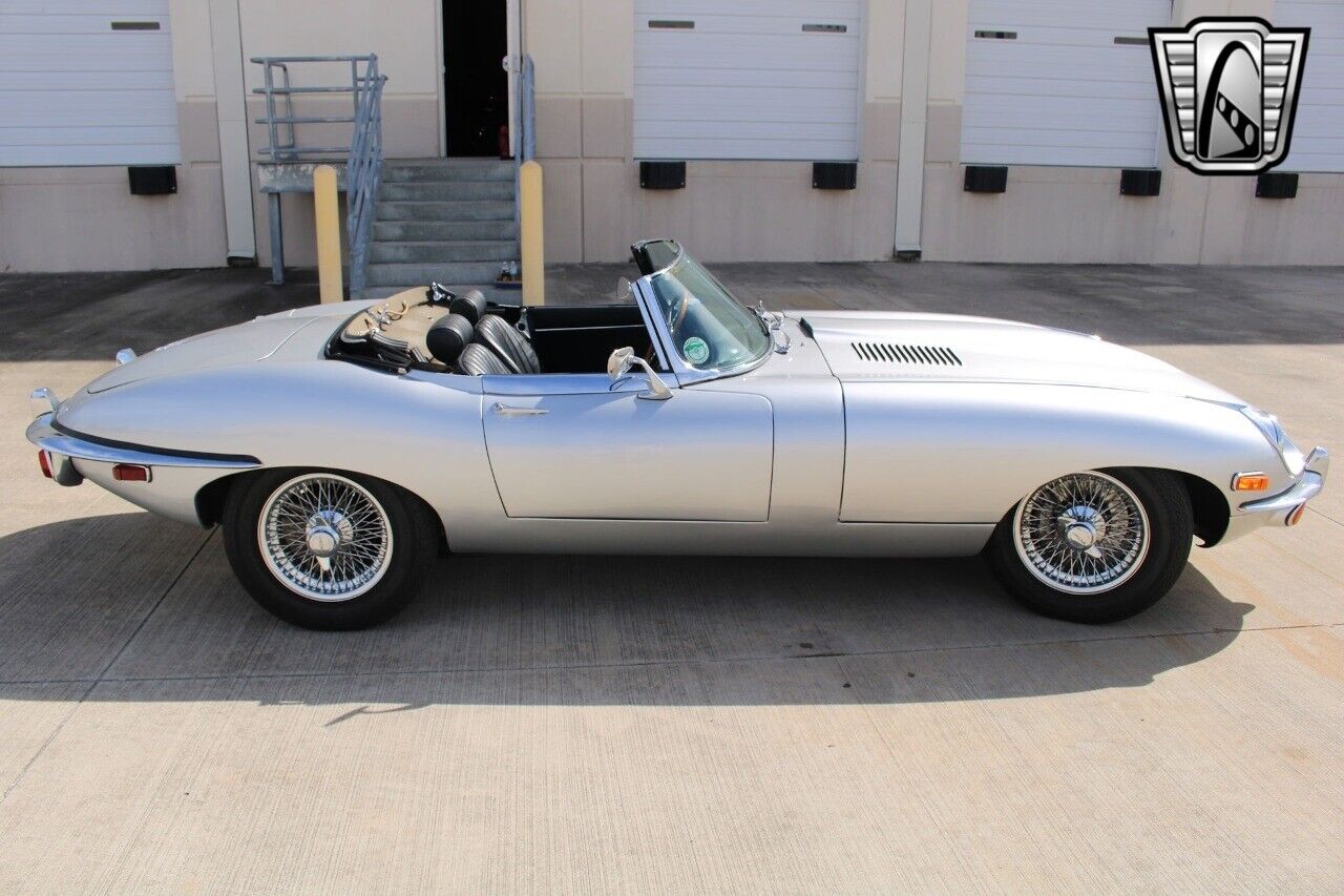 Jaguar-E-Type-1969-30