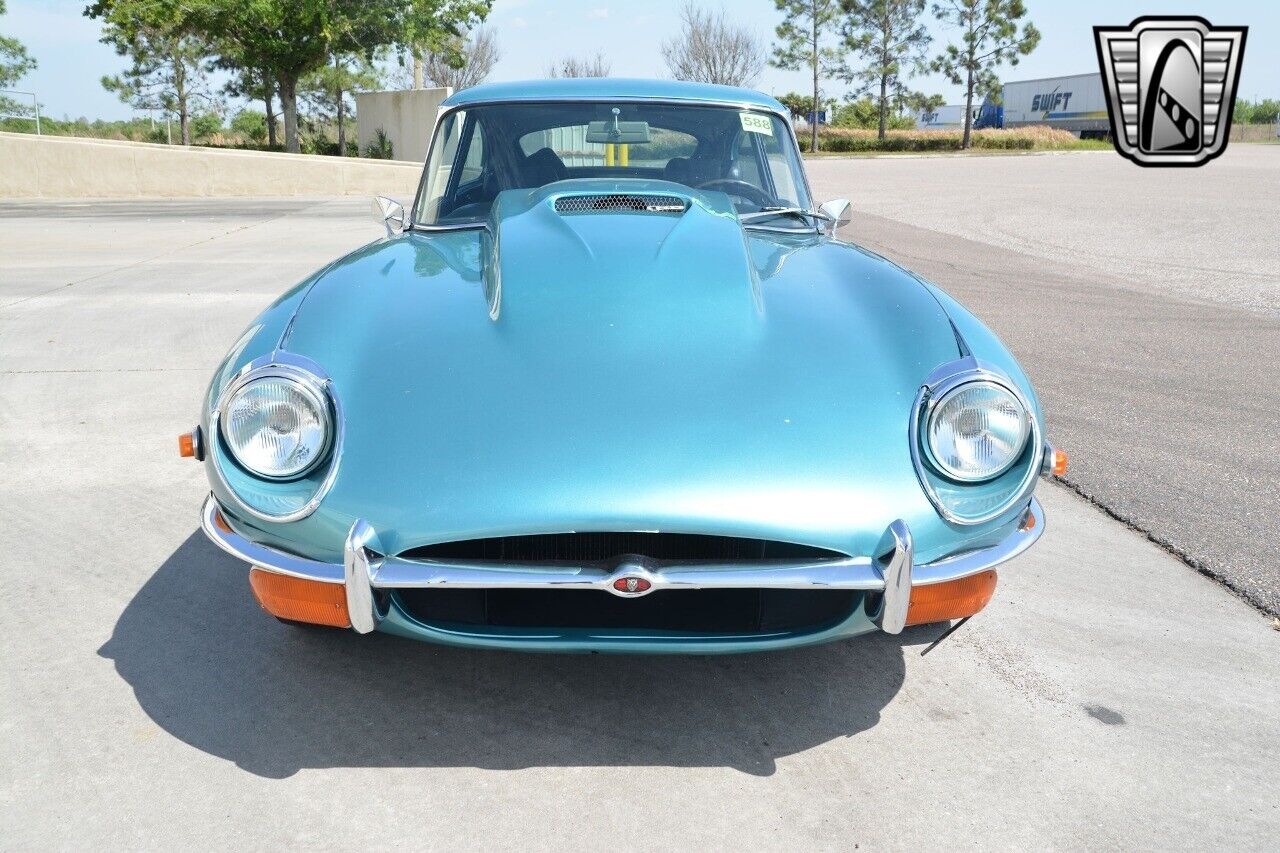 Jaguar-E-Type-1970-2