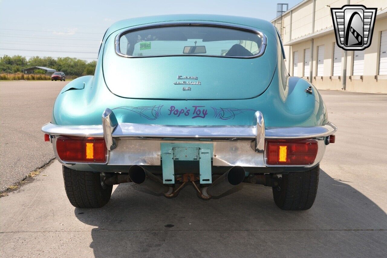 Jaguar-E-Type-1970-4