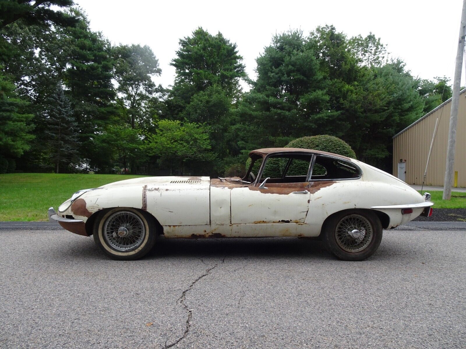 Jaguar-E-Type-1971-3