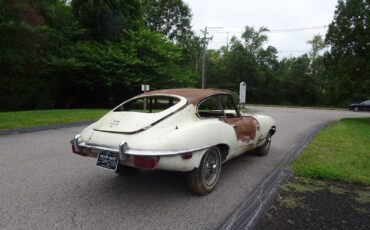 Jaguar-E-Type-1971-5