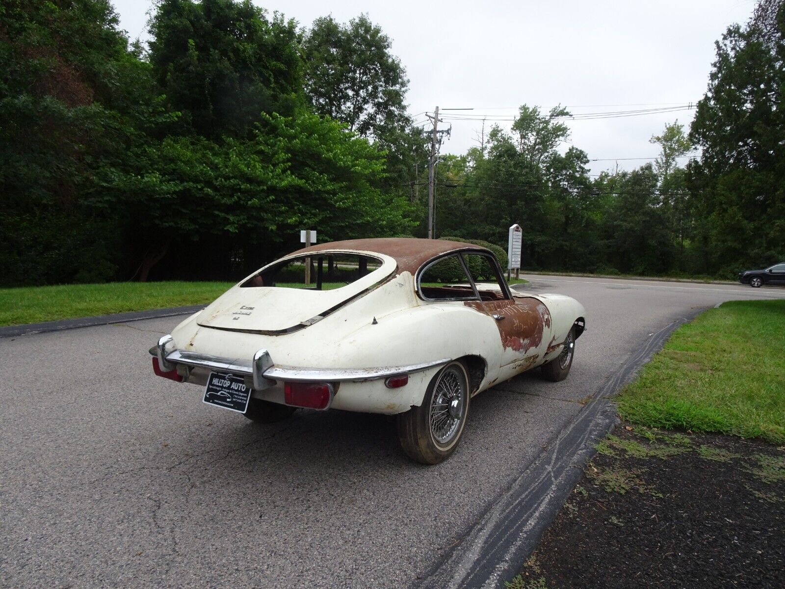 Jaguar-E-Type-1971-5