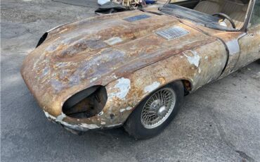 Jaguar-E-Type-1972-2