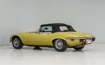 Jaguar-E-Type-1974-3