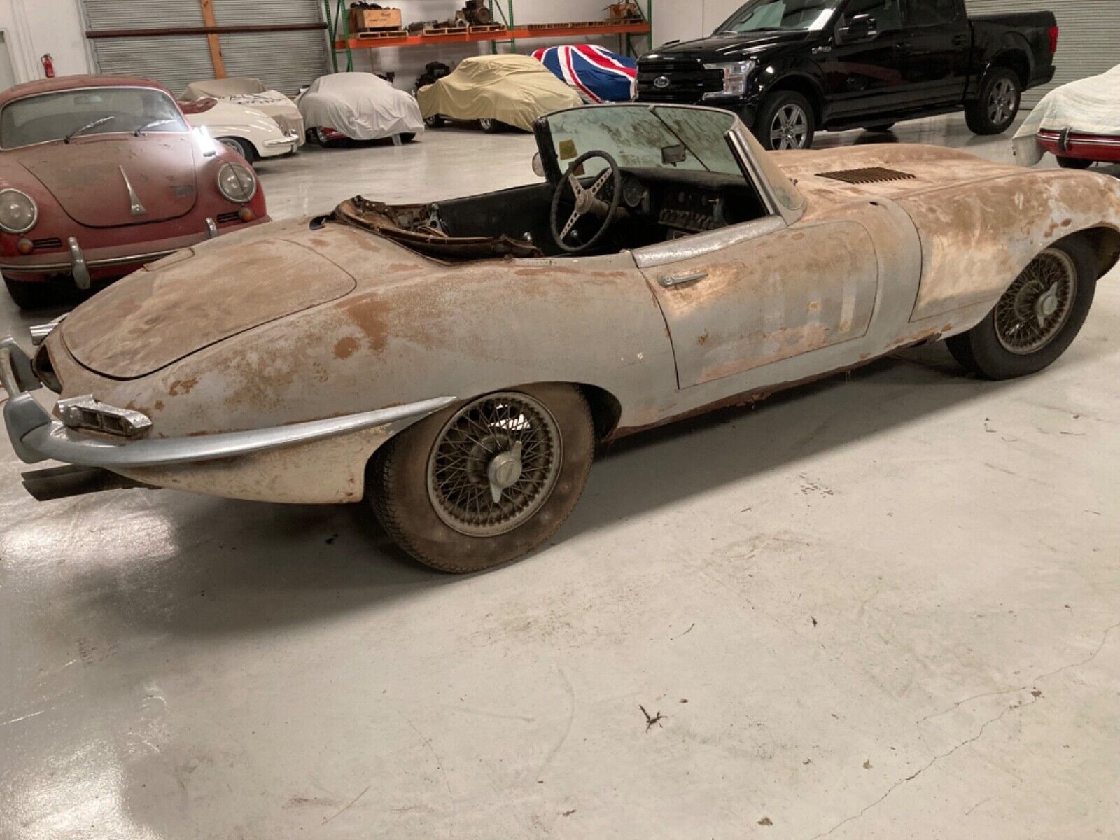 Jaguar-E-Type-Cabriolet-1964-3