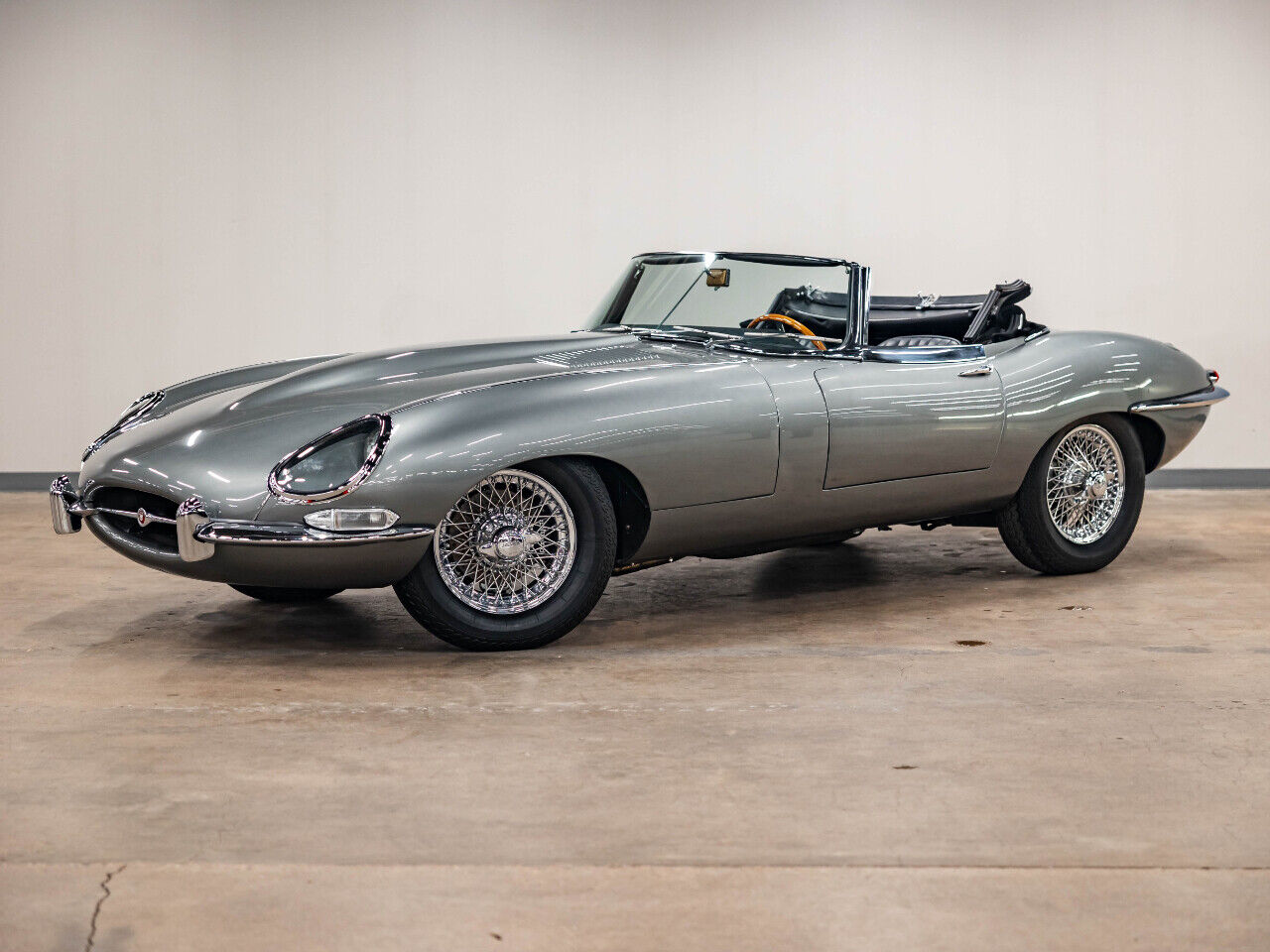 Jaguar-E-Type-Cabriolet-1967-17