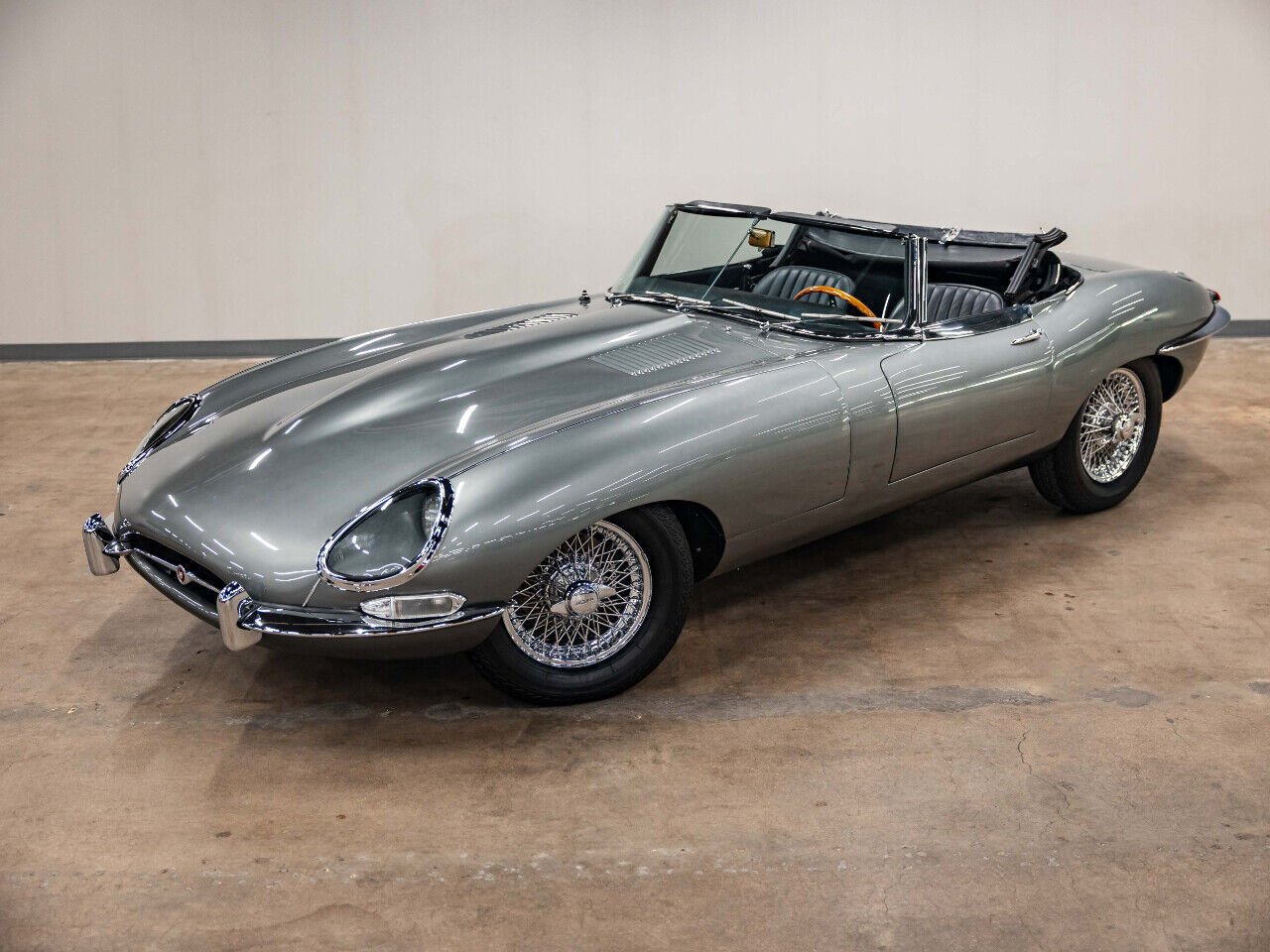 Jaguar-E-Type-Cabriolet-1967-18