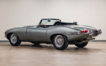 Jaguar-E-Type-Cabriolet-1967-24