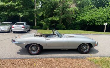 Jaguar-E-Type-Cabriolet-1967-3