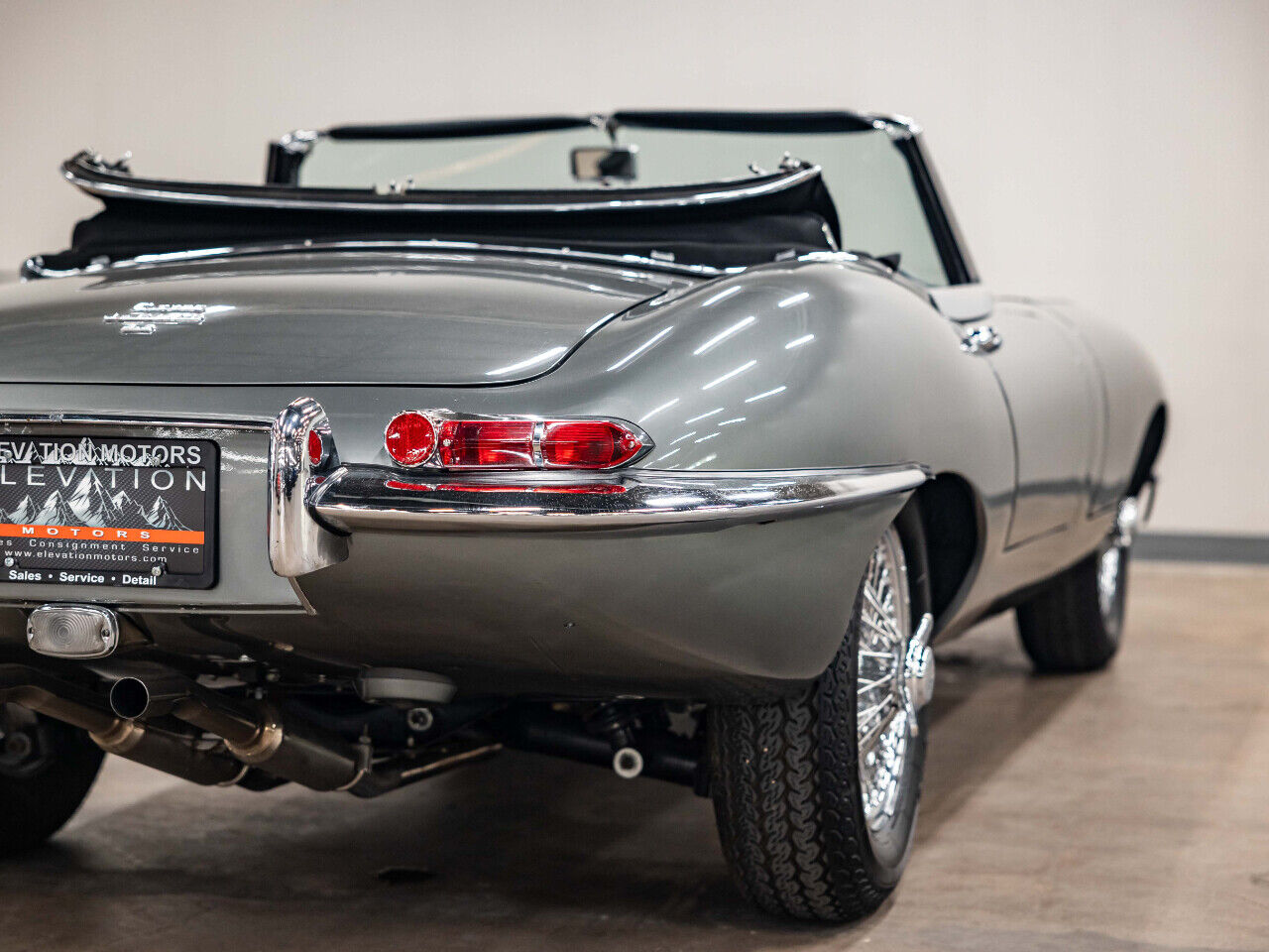 Jaguar-E-Type-Cabriolet-1967-30