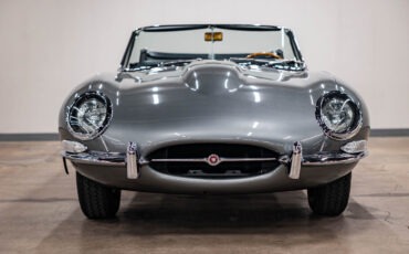 Jaguar-E-Type-Cabriolet-1967-8