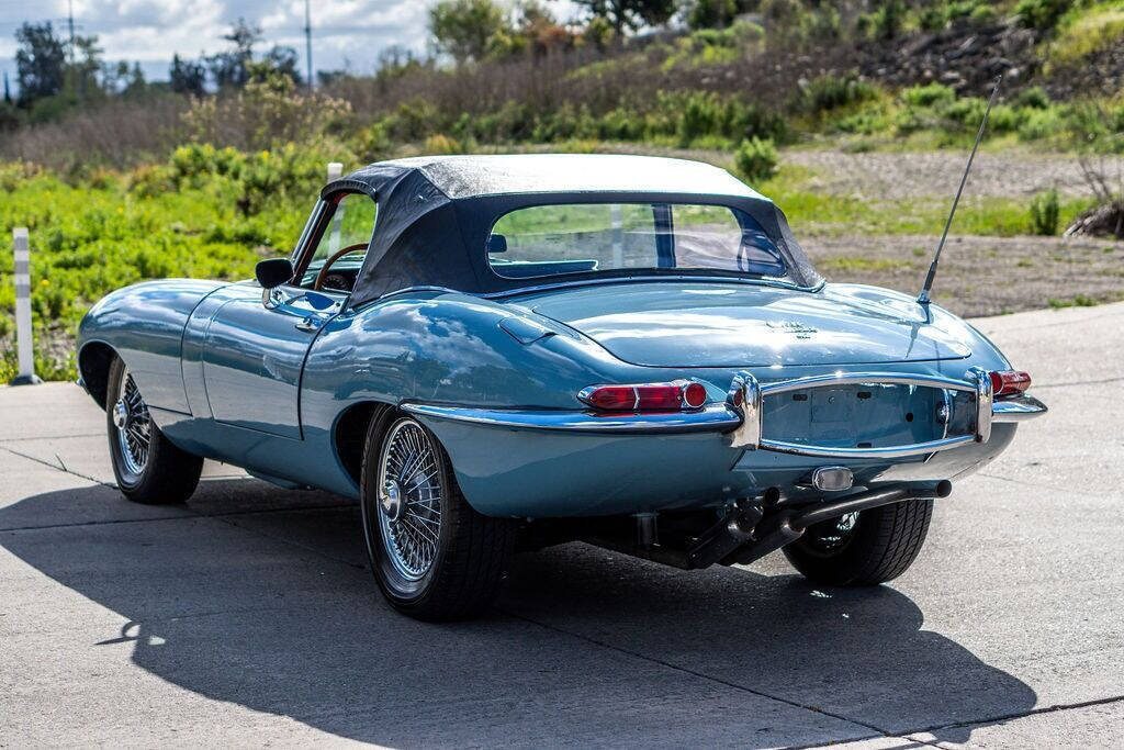 Jaguar-E-Type-Cabriolet-1968-18