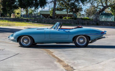 Jaguar-E-Type-Cabriolet-1968-4