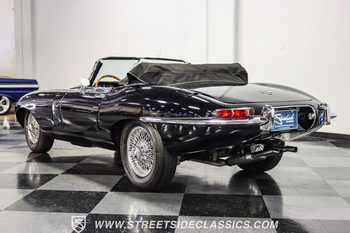 Jaguar-E-Type-Cabriolet-1968-8