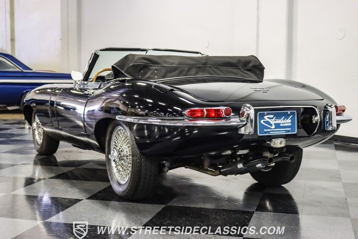 Jaguar-E-Type-Cabriolet-1968-9