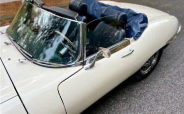 Jaguar-E-Type-Roadster-1971-18