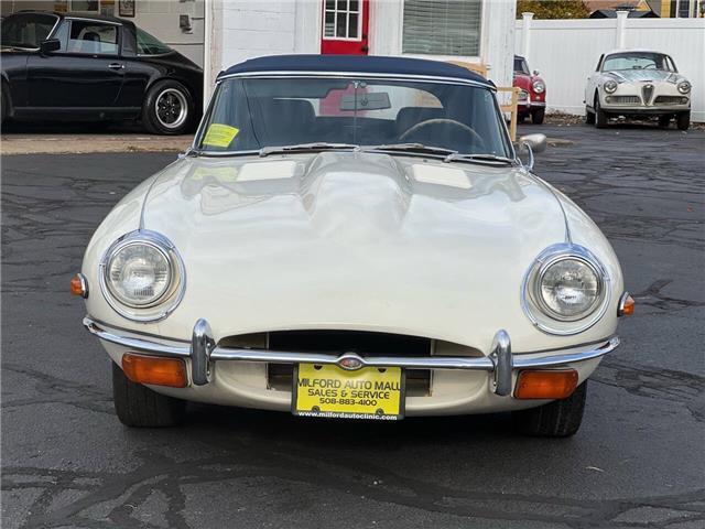 Jaguar-E-Type-Roadster-1971-20