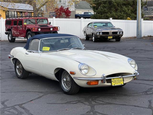 Jaguar-E-Type-Roadster-1971-21