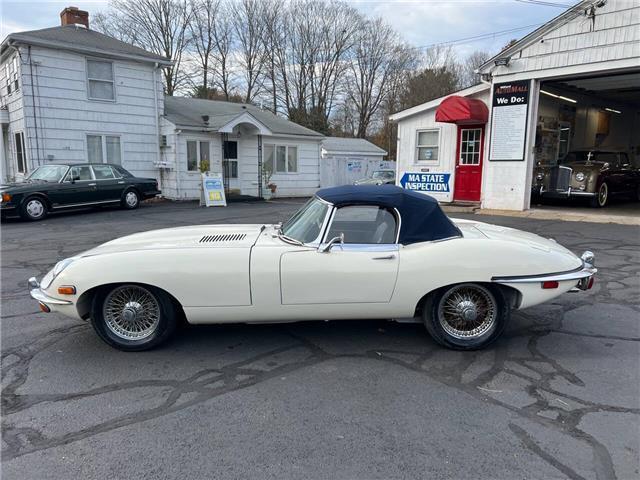 Jaguar-E-Type-Roadster-1971-24