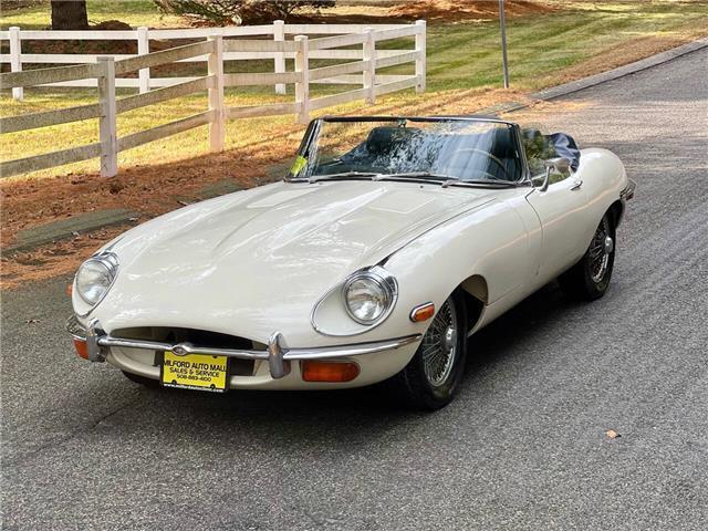 Jaguar E-Type Roadster  year1}