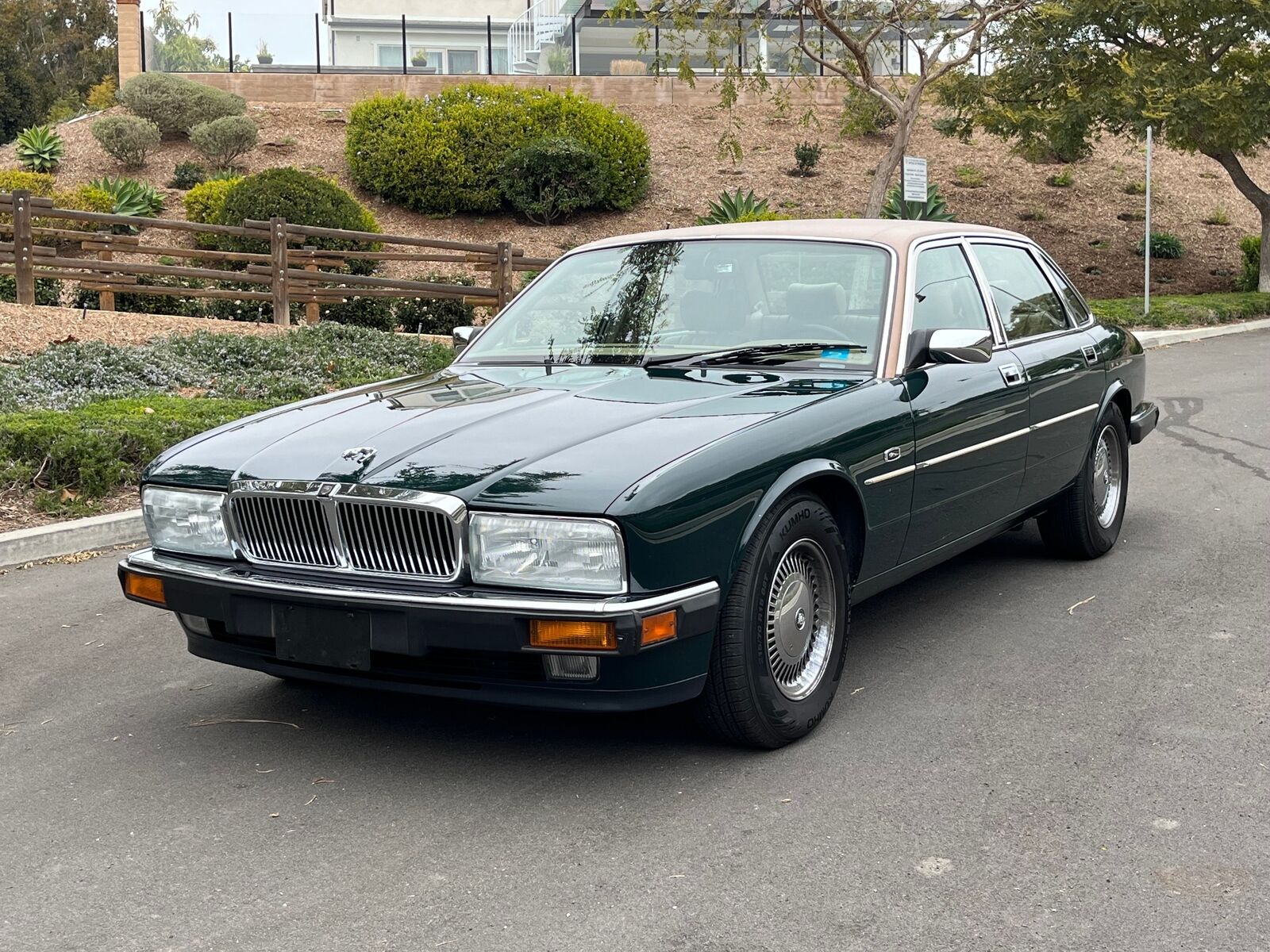 Jaguar-XJ-1993-2