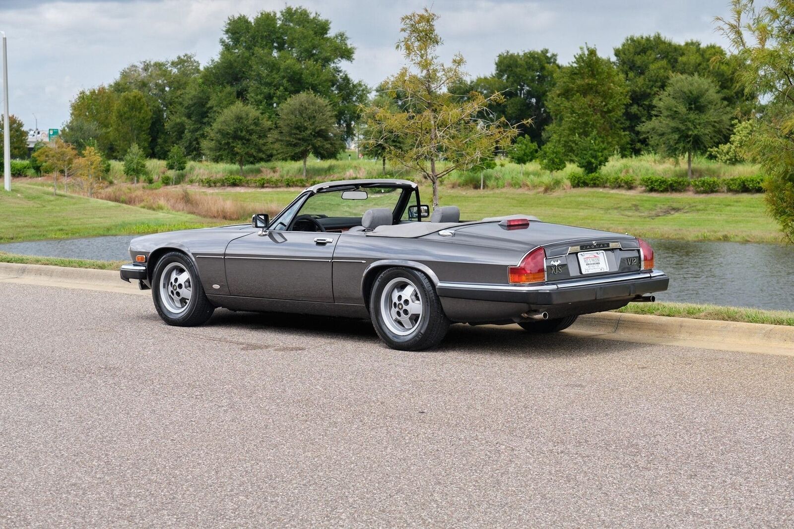 Jaguar-XJ-Cabriolet-1988-3