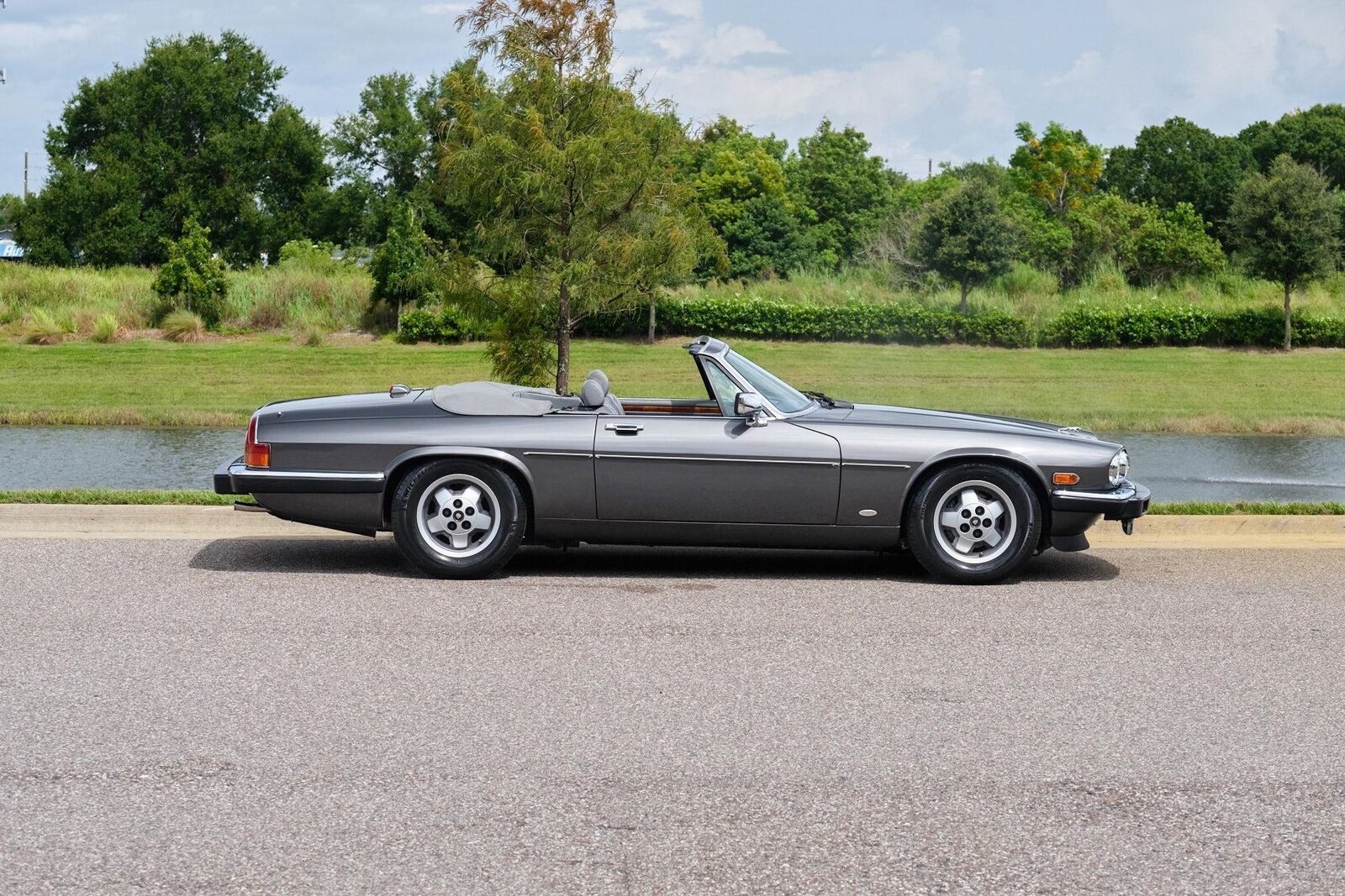 Jaguar-XJ-Cabriolet-1988-6