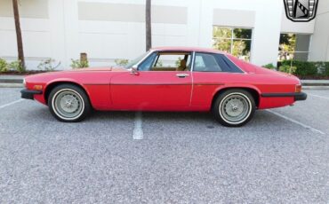 Jaguar-XJS-1977-5