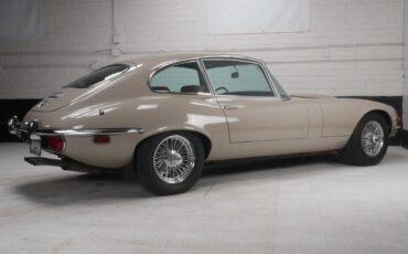 Jaguar-XK-1972-6