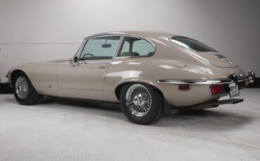 Jaguar-XK-1972-7