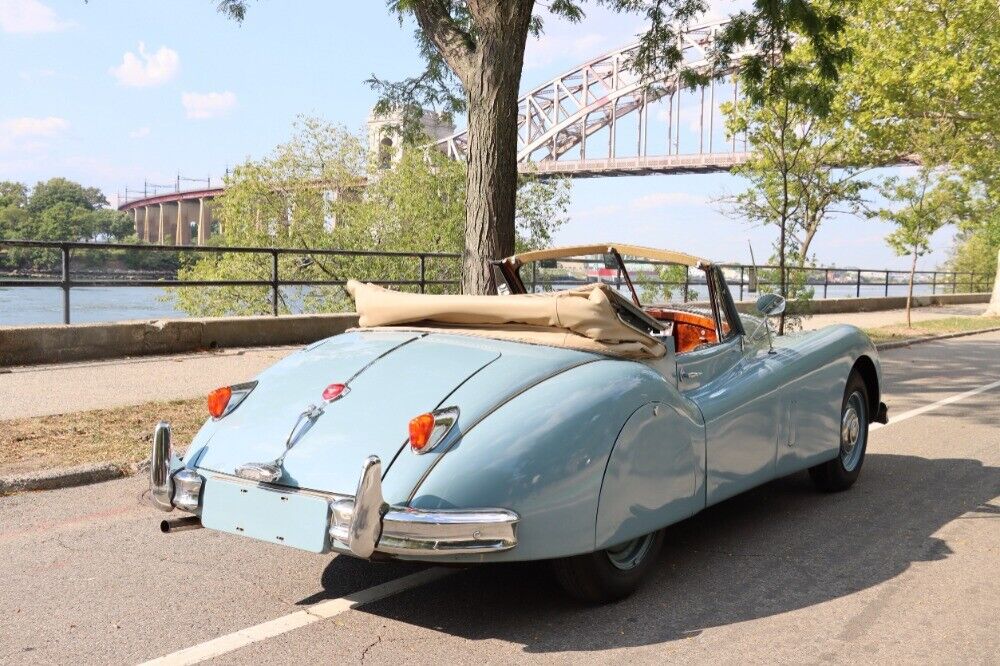 Jaguar-XK140-DHC-1956-5