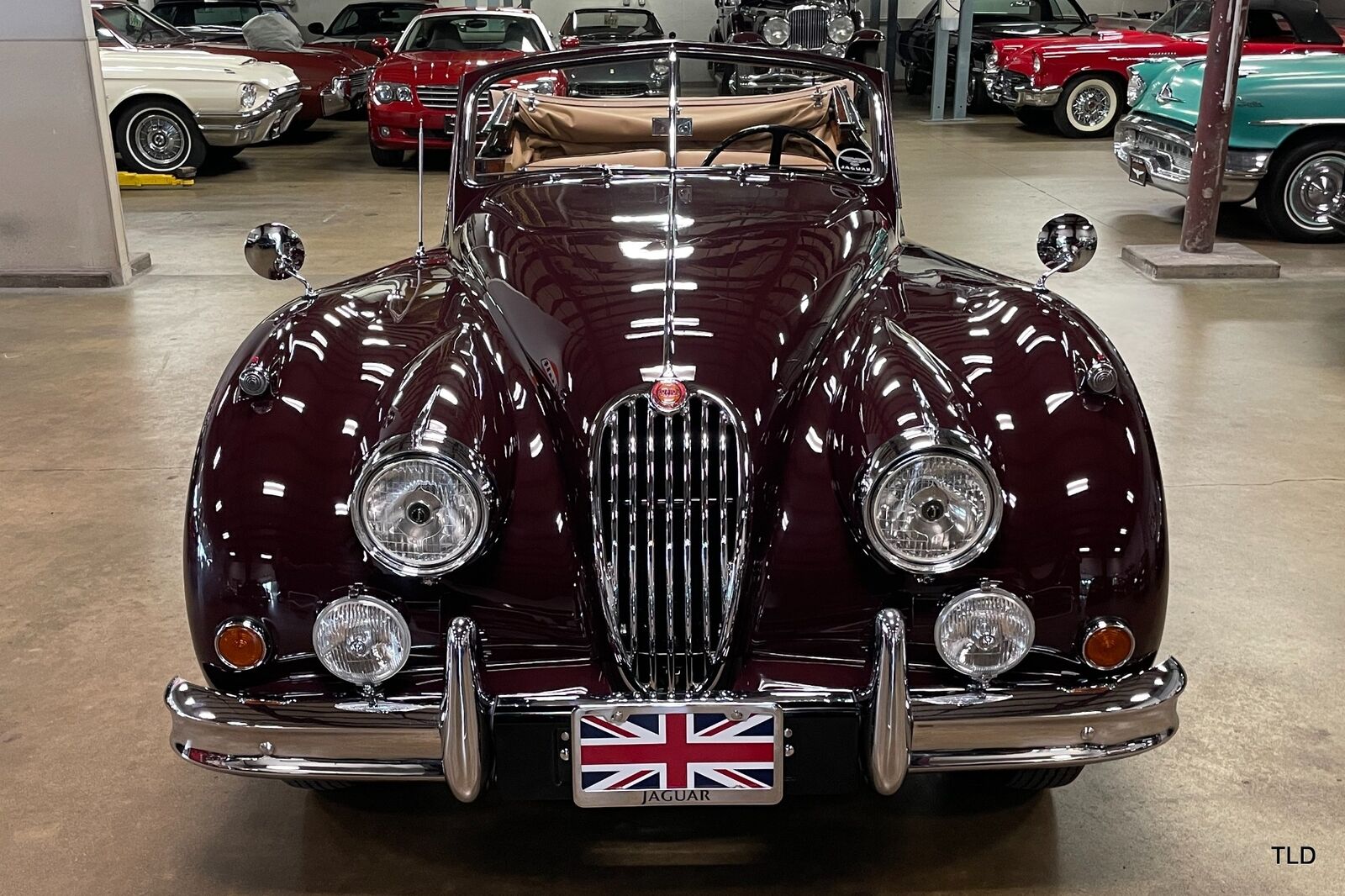 Jaguar-XK140-SE-DHC-1957-1