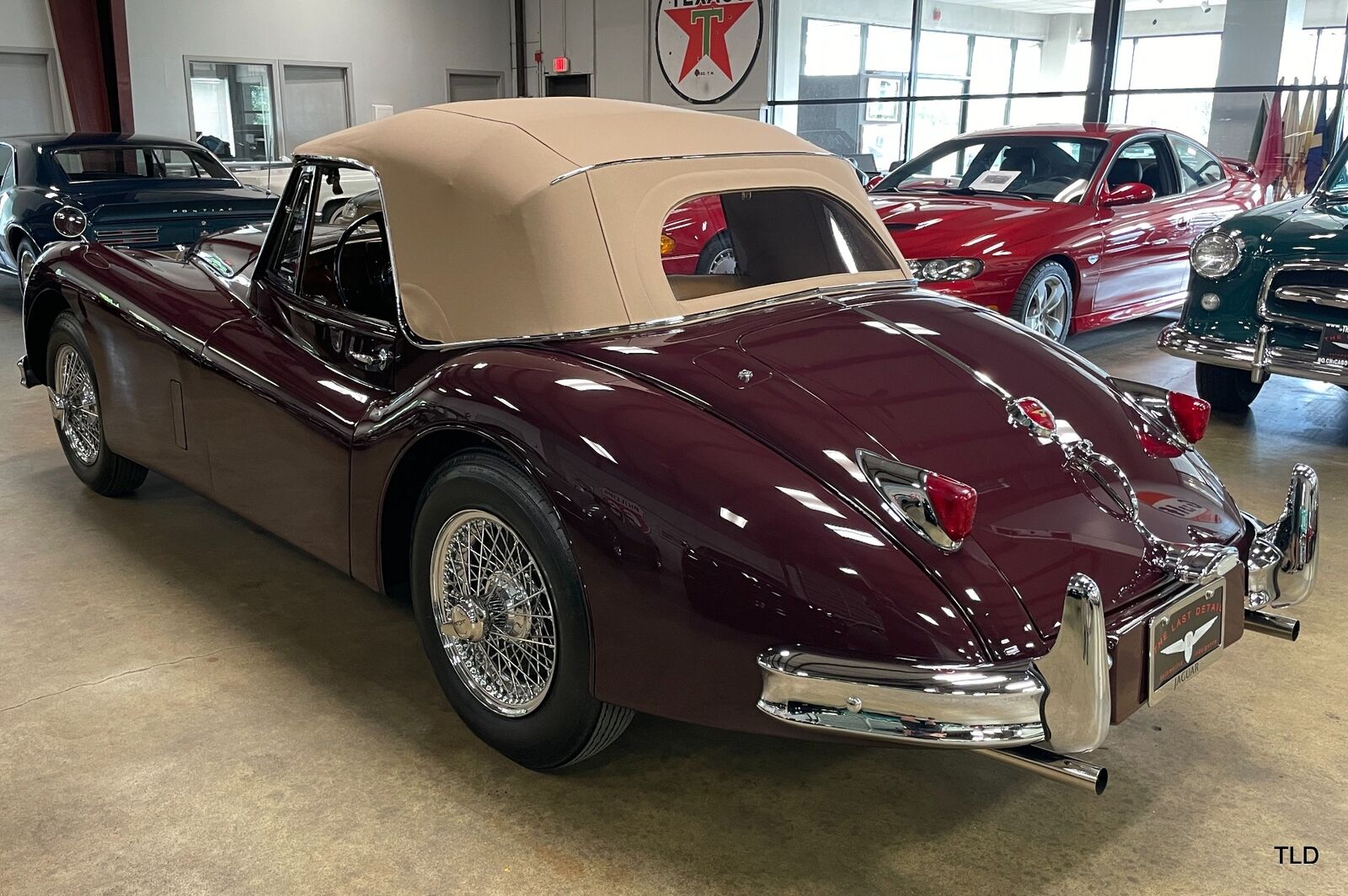 Jaguar-XK140-SE-DHC-1957-5