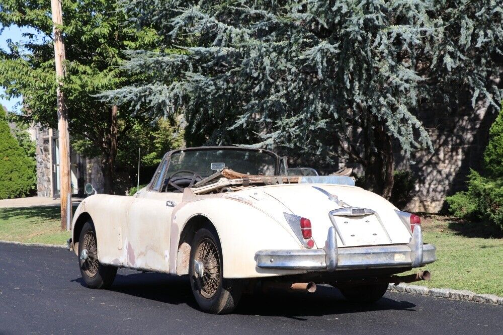 Jaguar-XK150-DHC-1960-3