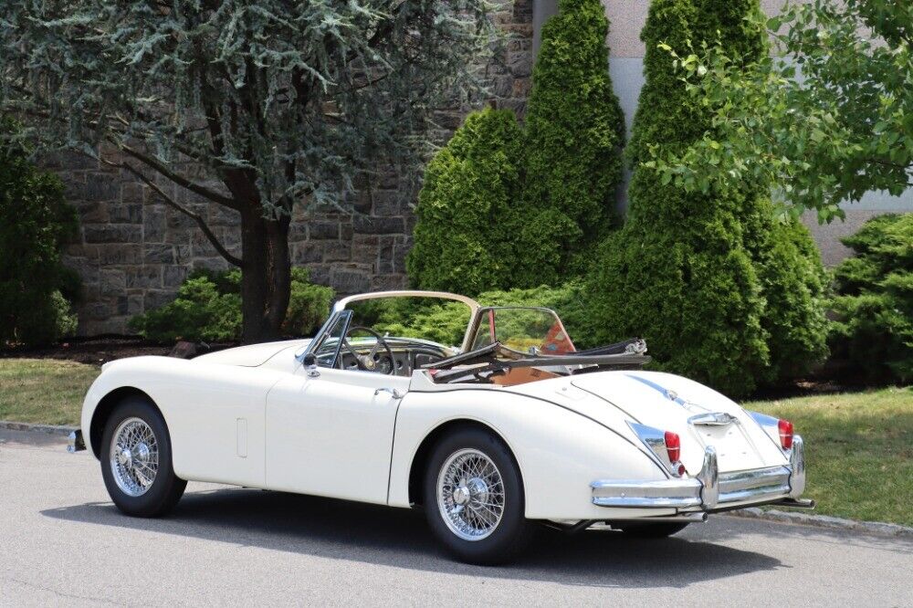 Jaguar-XK150-DHC-1961-5