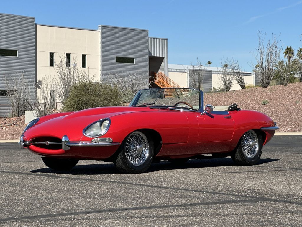 Jaguar-XKE-E-Type-Cabriolet-1962-1