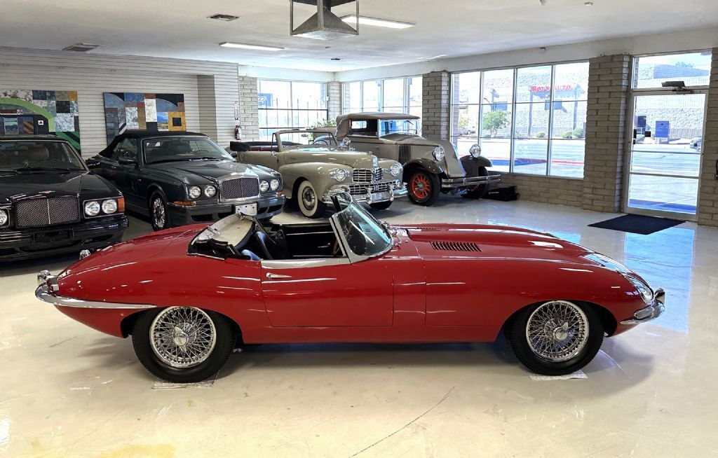 Jaguar-XKE-E-Type-Cabriolet-1962-21