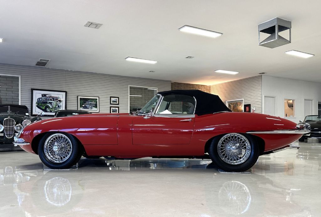 Jaguar-XKE-E-Type-Cabriolet-1962-28