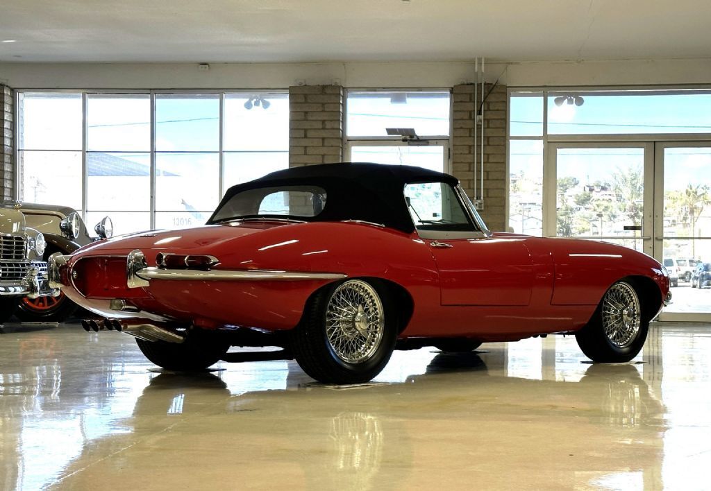 Jaguar-XKE-E-Type-Cabriolet-1962-35