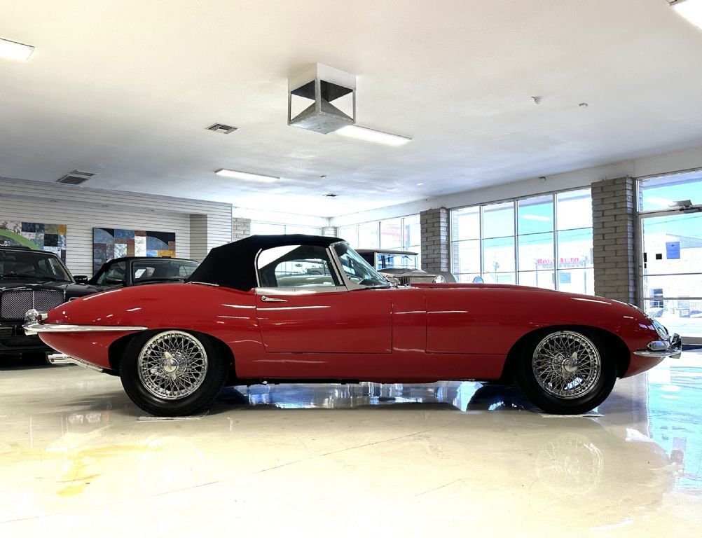 Jaguar-XKE-E-Type-Cabriolet-1962-37