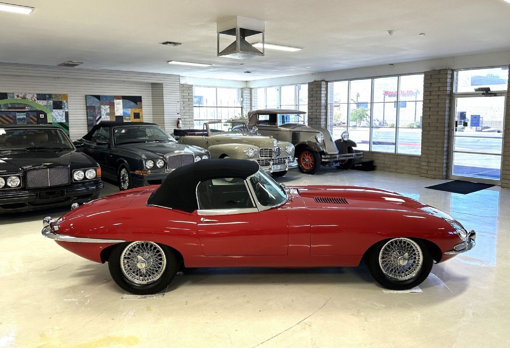 Jaguar-XKE-E-Type-Cabriolet-1962-38