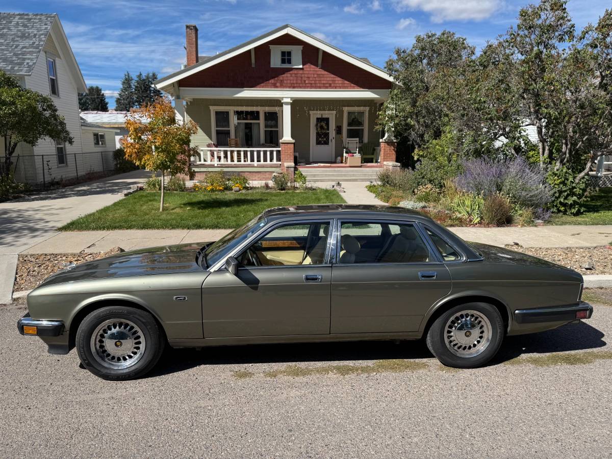 Jaguar-Xj6-1988-3