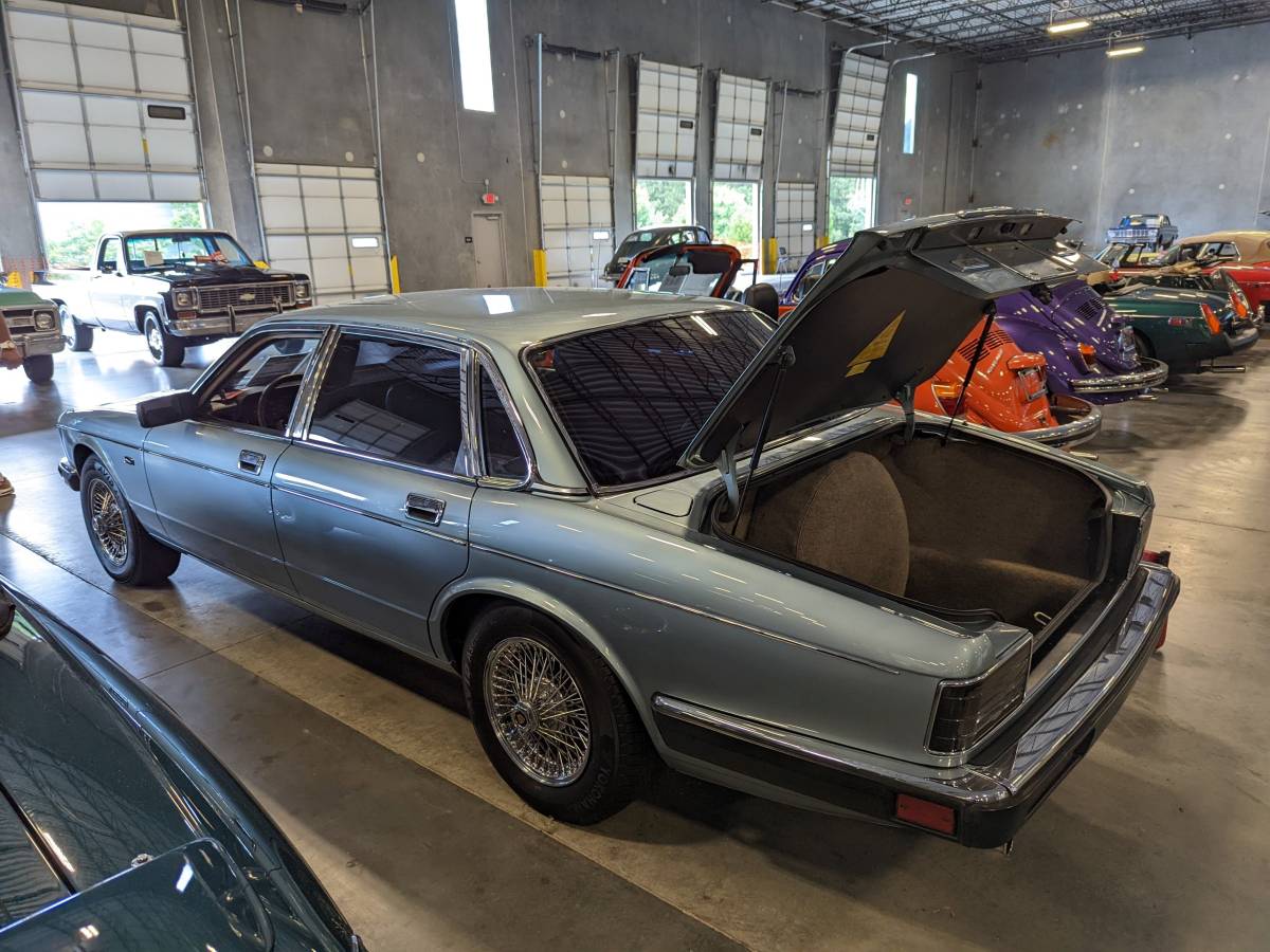 Jaguar-Xj6-vanden-plas-1990-2