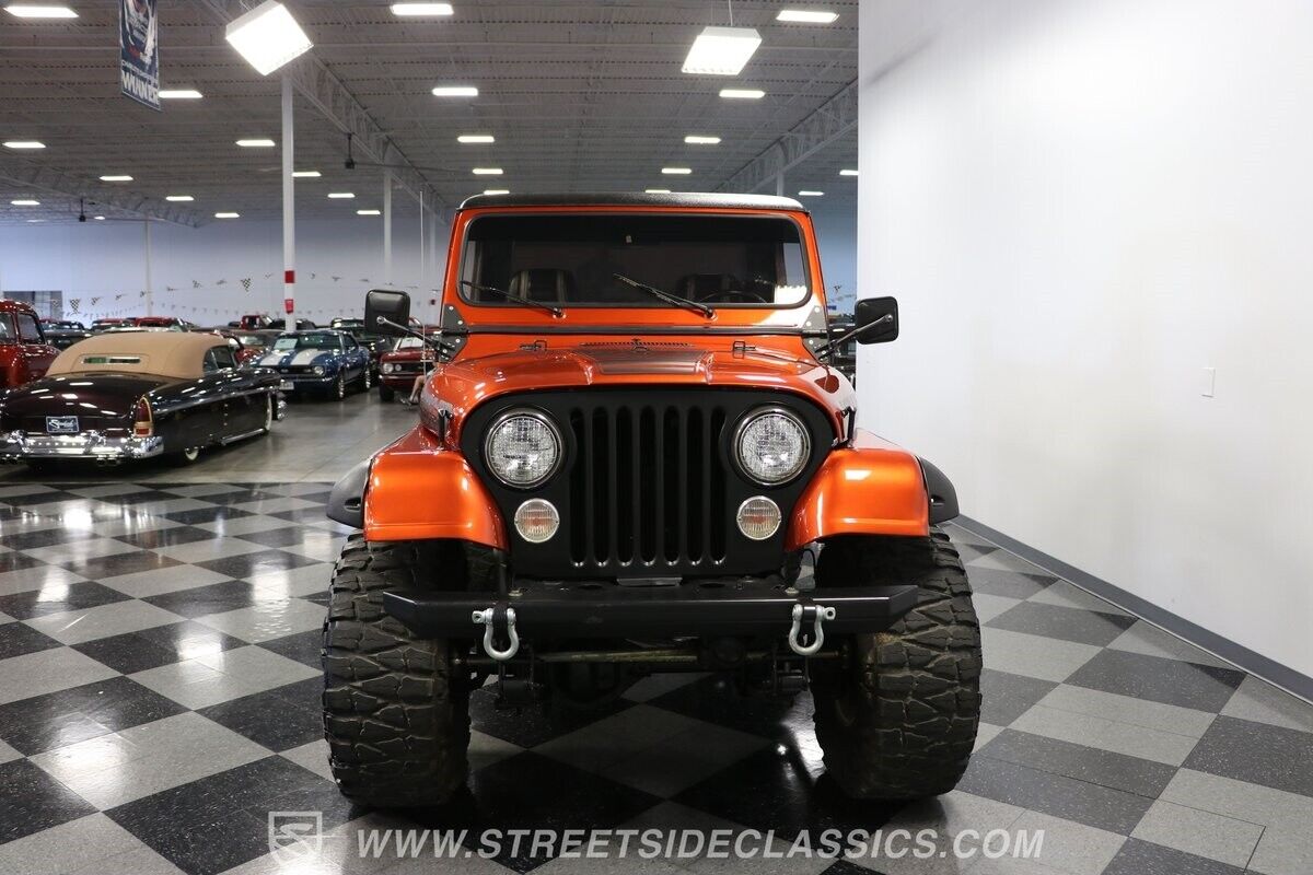 Jeep-CJ-1982-18