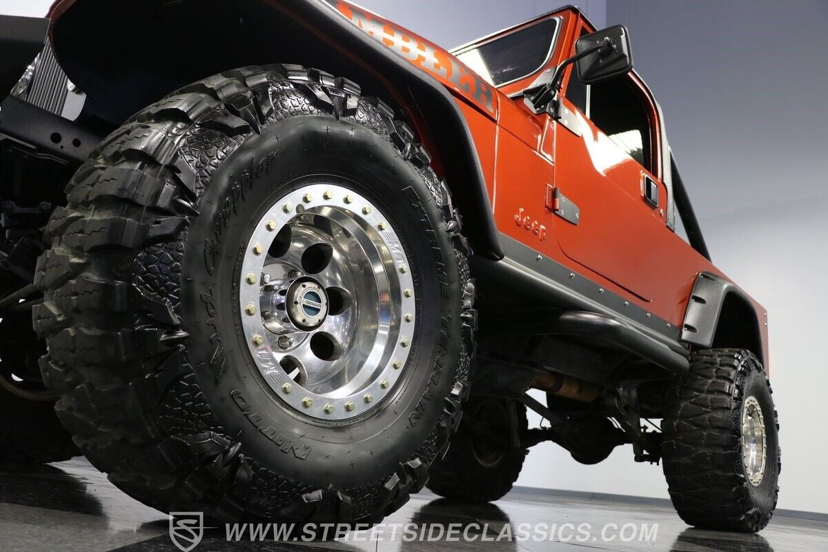 Jeep-CJ-1982-23