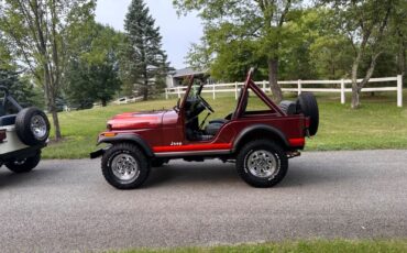 Jeep-CJ-1982-3