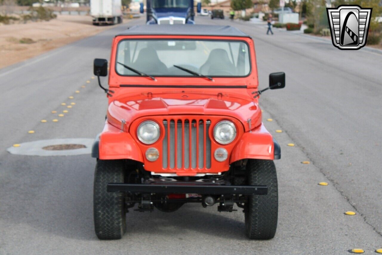 Jeep-CJ-1982-4