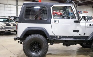 Jeep-CJ-1983-8