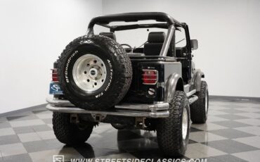 Jeep-CJ-1985-11