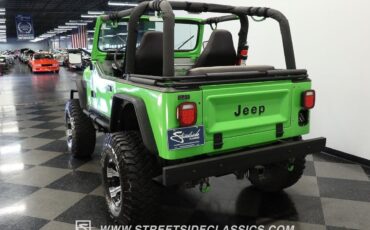 Jeep-CJ-1985-8